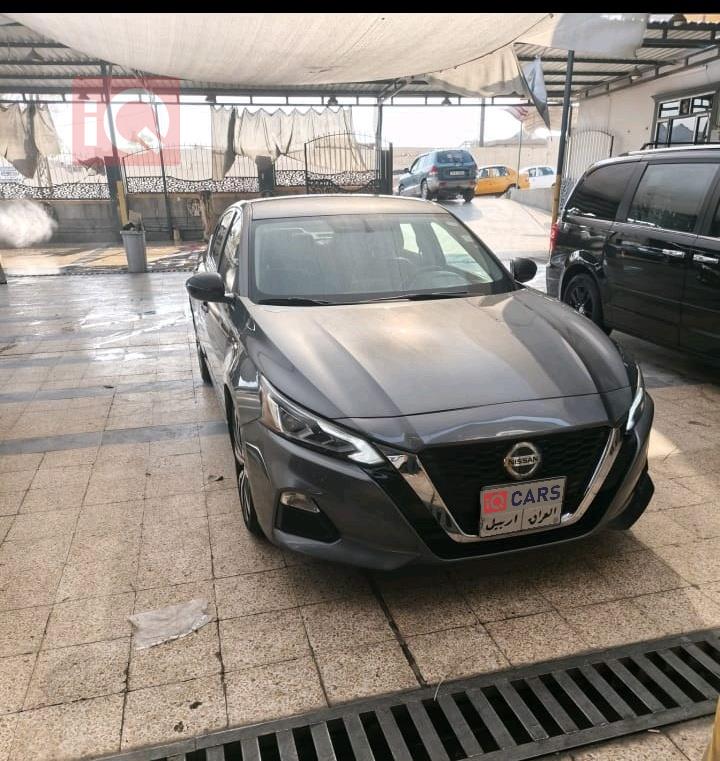 نيسان ألتيما